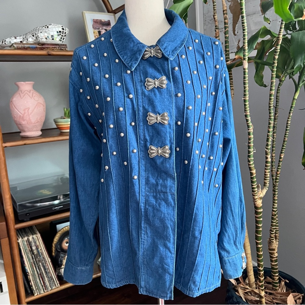 Double D Ranch denim long sleeve, silver metal accents
